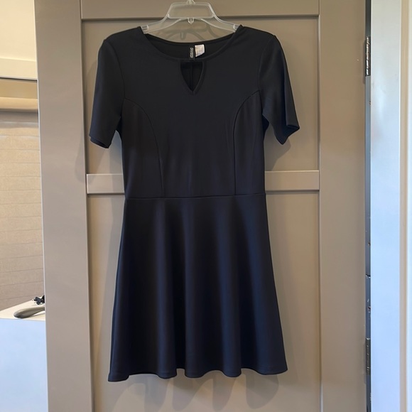 Divided Dresses & Skirts - 🌟3/$15 Little black dress by divided. Size 8.